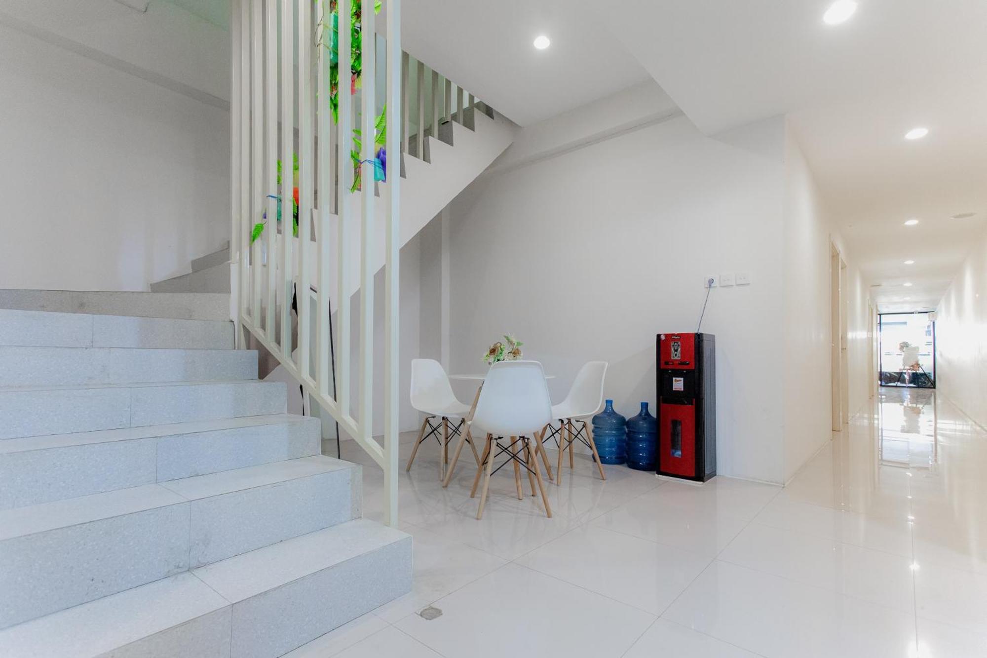 Urbanview Hotel Priority Samarinda By Reddoorz Exterior photo