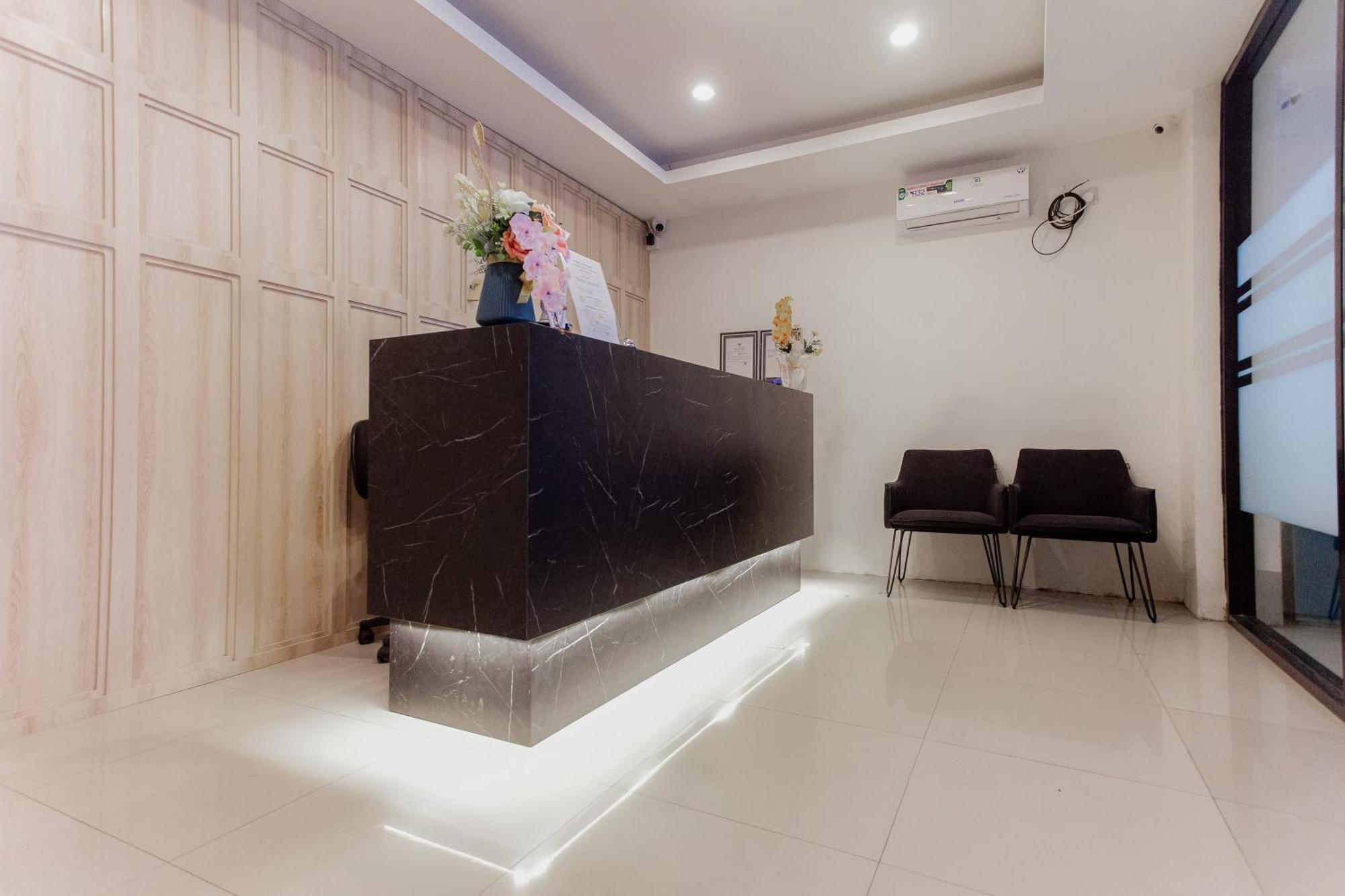 Urbanview Hotel Priority Samarinda By Reddoorz Exterior photo